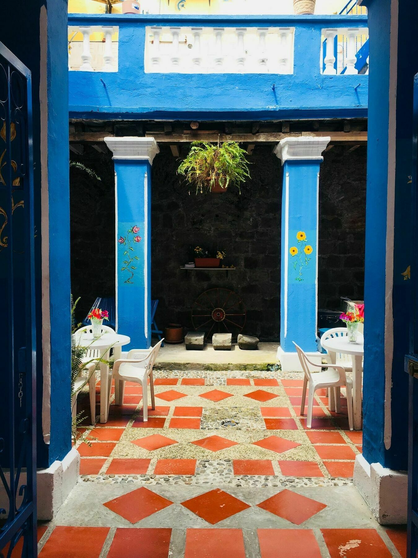 Blue Door Housing Historic Quito Hotel ภายนอก รูปภาพ